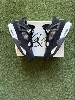 Jordan 4 “White Thunder”