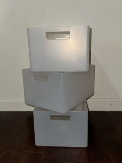 3 stackable storage bins
