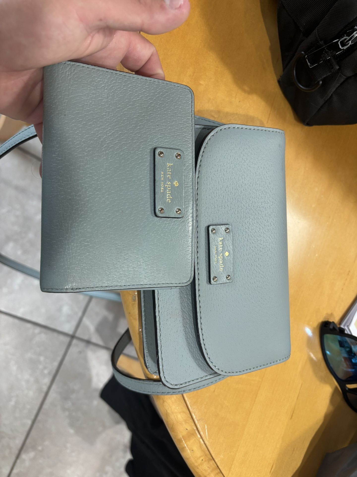 Kate Spade Clutch W/wallet