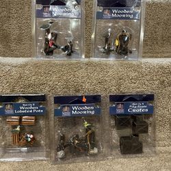 Carole Towne Christmas Village Woodland Mooring Lobster trap  Ducks Crates  New