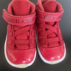 Toodler jordan 11s size 6C