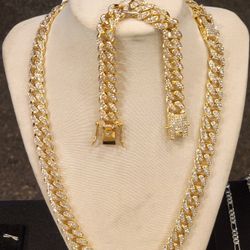 CUBAN LINK STYLE 14K GOLD PLATED NECKLACE AND BRACELET SET!!!!