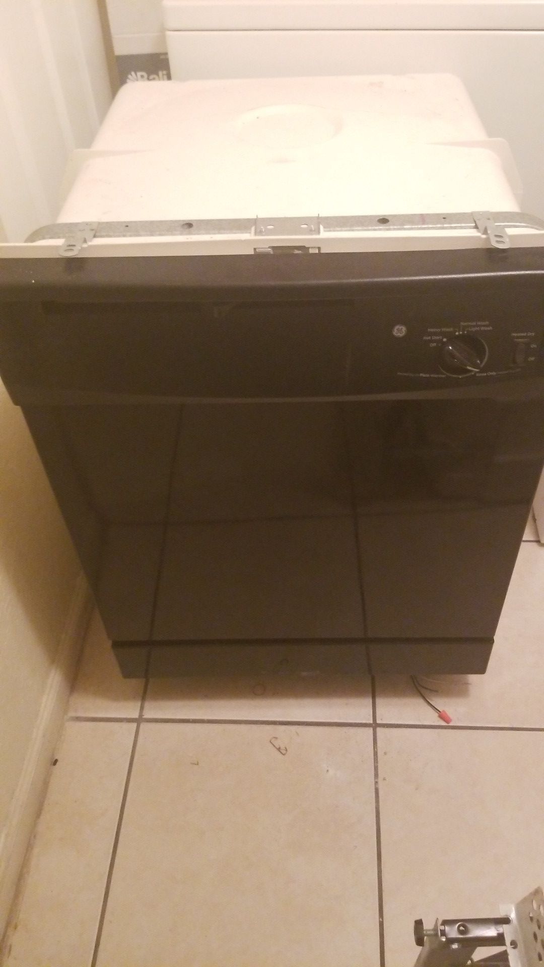 Dishwasher almost new brand general