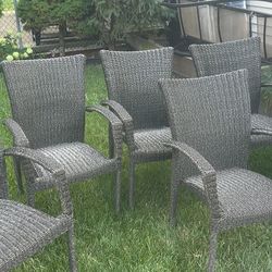 6 Wicker Chairs 