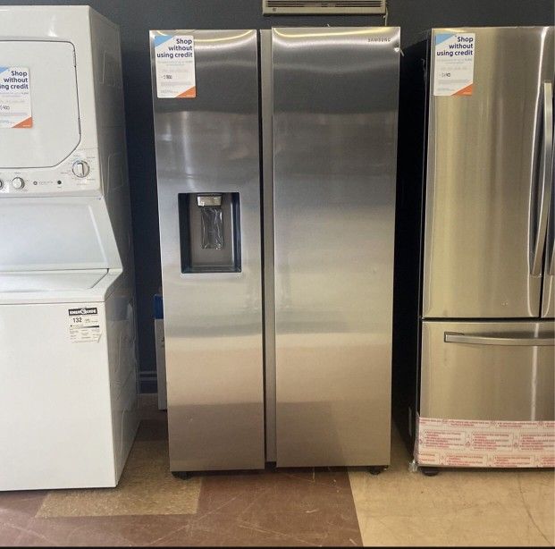 Samsung Side By Side Refrigerator With Water Dispenser And Ice Maker XIQ