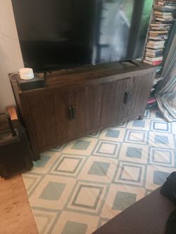 Dresser/TV Console
