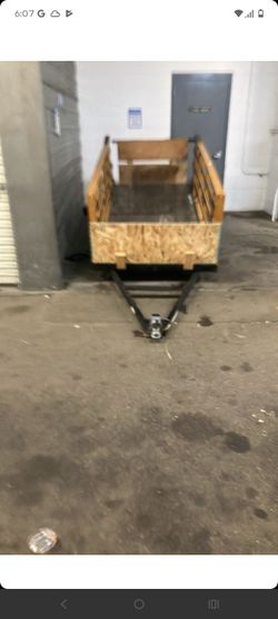 Trailer folds for ez storage
