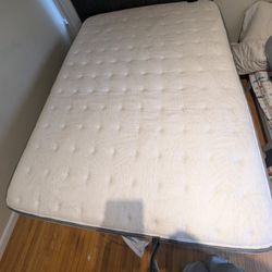 Sealy Posturepedic Mattress & Two Bases Queen 
