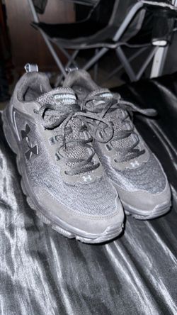 Under Armor Charged Assert Running Shoes