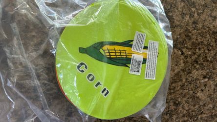 Soft vegetable round felt plates