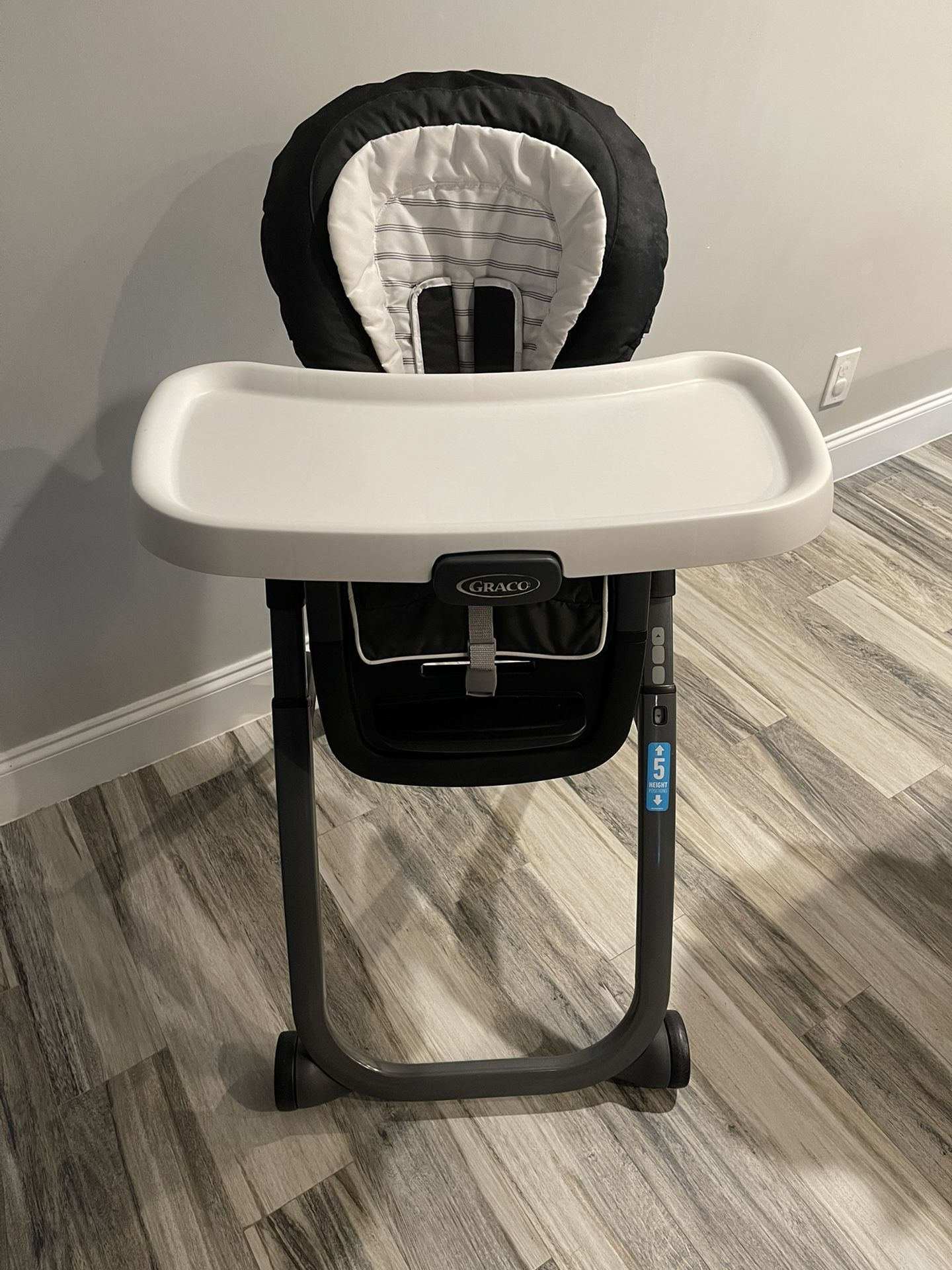 Graco® DuoDiner® DLX 6-in-1 High Chair in Mathis