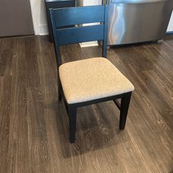 Kitchen Chairs (4)