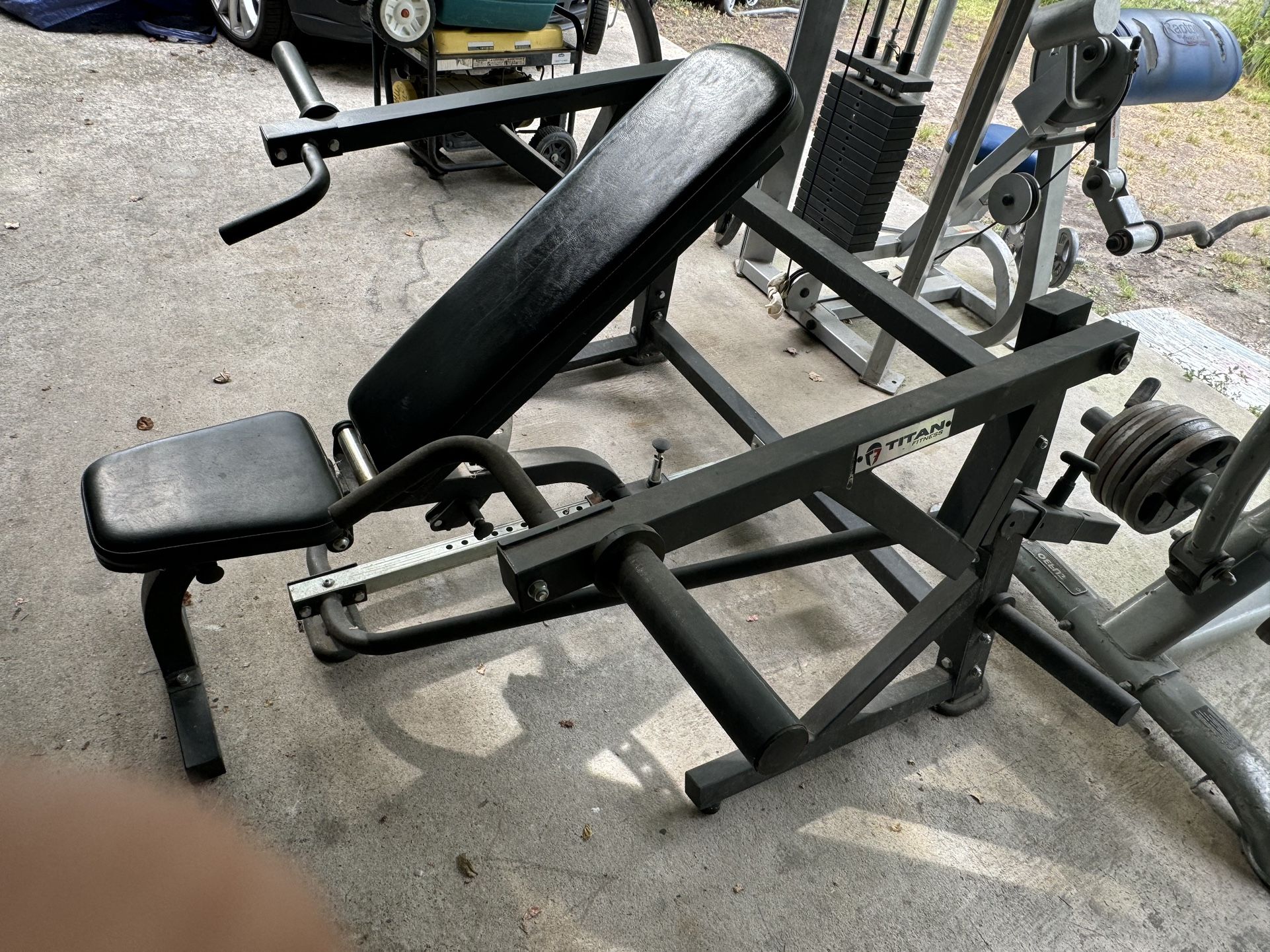 Titan Bench Press