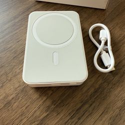 Magsafe magnetic battery pack - Super fast charging - IPhone and Android