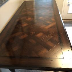 2018 Haverty’s Furniture Dining Table/ Coffee Table