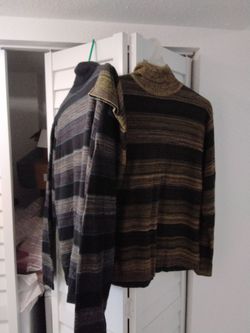 Dos bellos suéter italiano nunca usados nuevos 25 cada uno o 40 los dos son talla xl