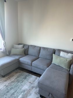 Gray Fabric Sectional Sofa with Chaise & Stroage