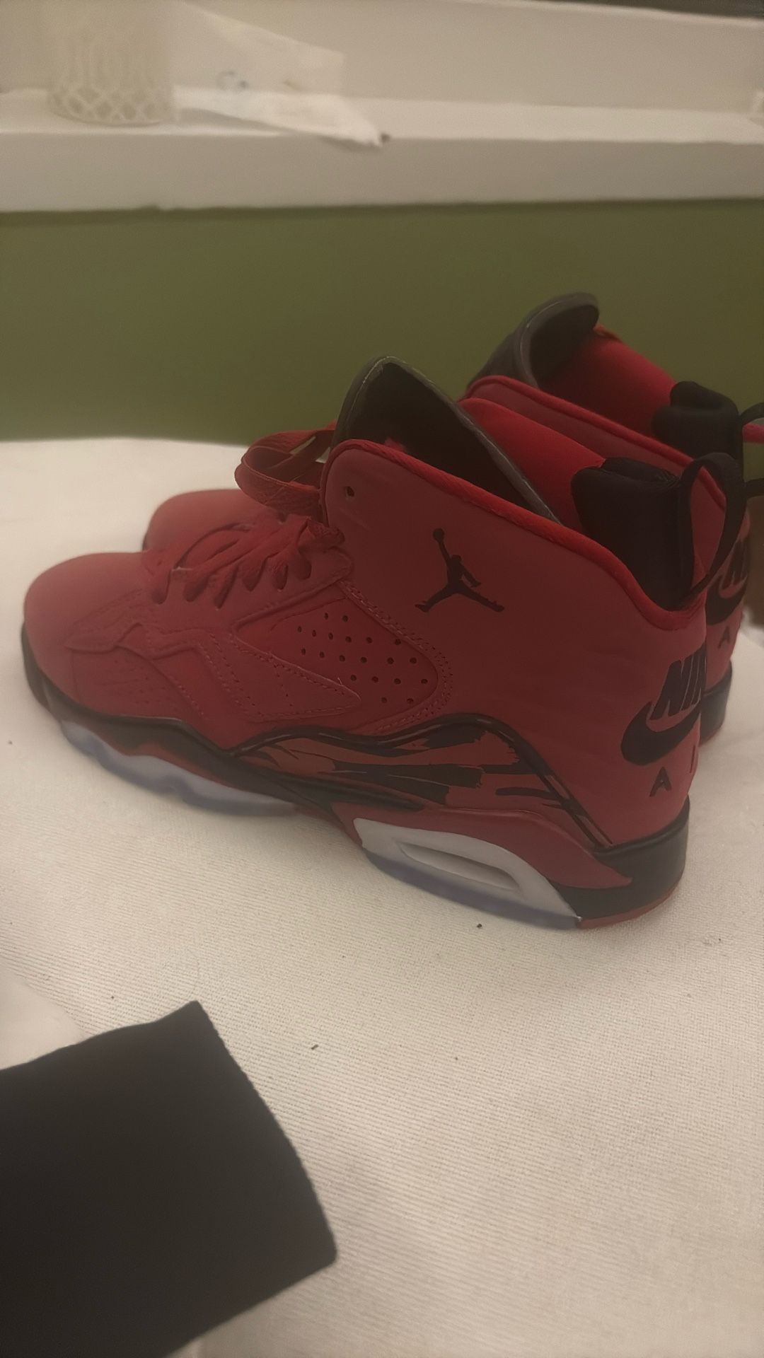 Nike Kids Jump man MVP Size 5.5 Raging Bull