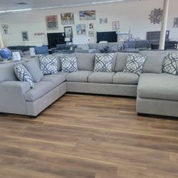 New 3pc Sectional In Grey , Was $1699