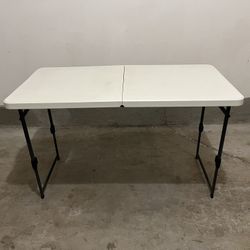 folding table 