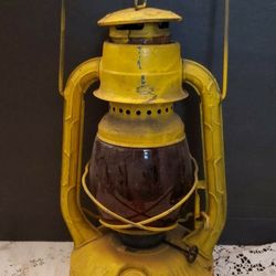 Vintage Dietz Little Wizard RED Globe Barn Lantern - Yellow