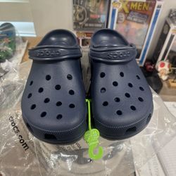 Crocs Classic Clogs in navy blue