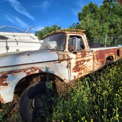 Ford Pickup Truck 4wheel Drive .Manual Transmission.  PTO .winch