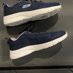 Skechers memory foam  wide fit summit mesh navy sneakers  woman size 9.5