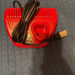 Milwaukee M12 Charger