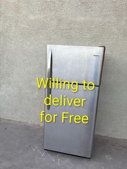 Frigidaire Stainless Steel Refrigerator 18 cuft Capacity
