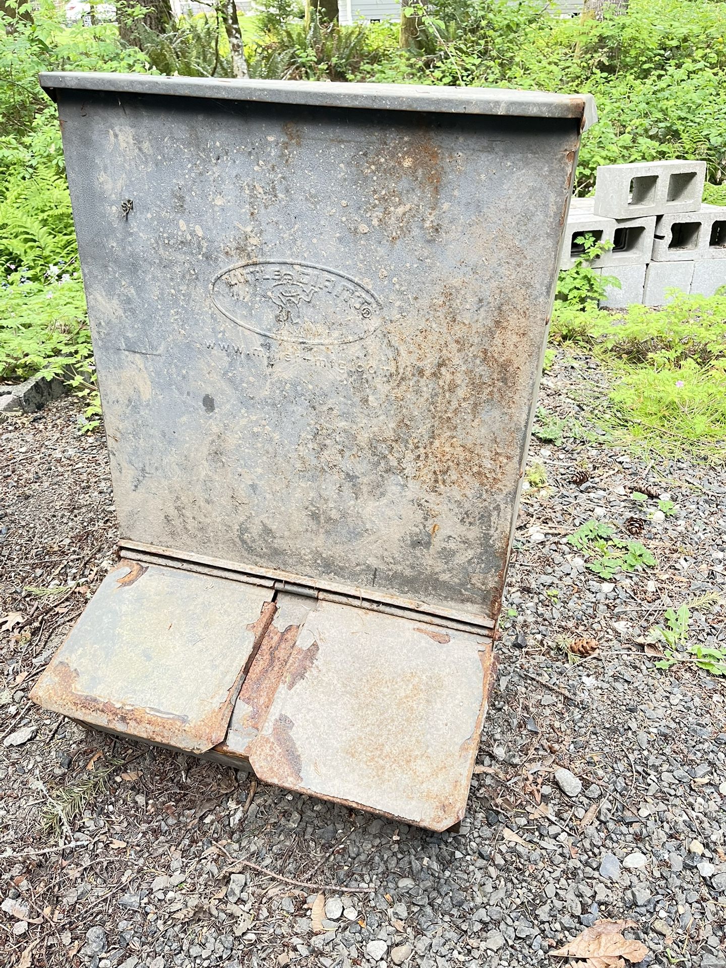 Pig Feeder
