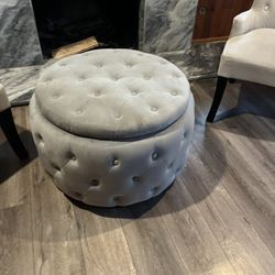 Ottoman/coffee Table 