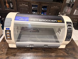 CURADLE Pet Brooder 90 – Like New – Used Once