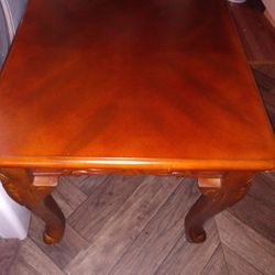 End Table Very Great Condition 