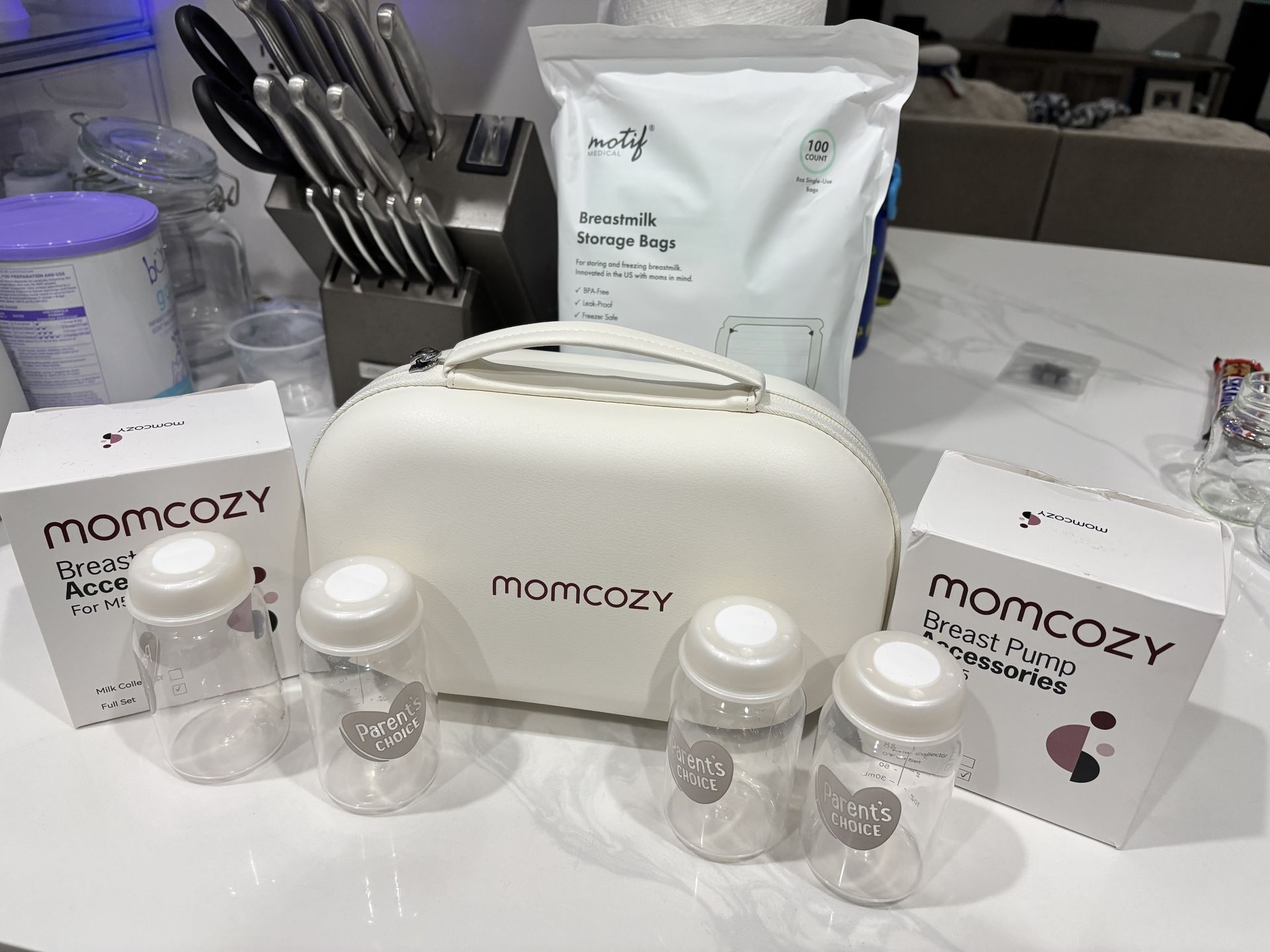 Momcozy M5 Hands Free wearable electric breast pump set