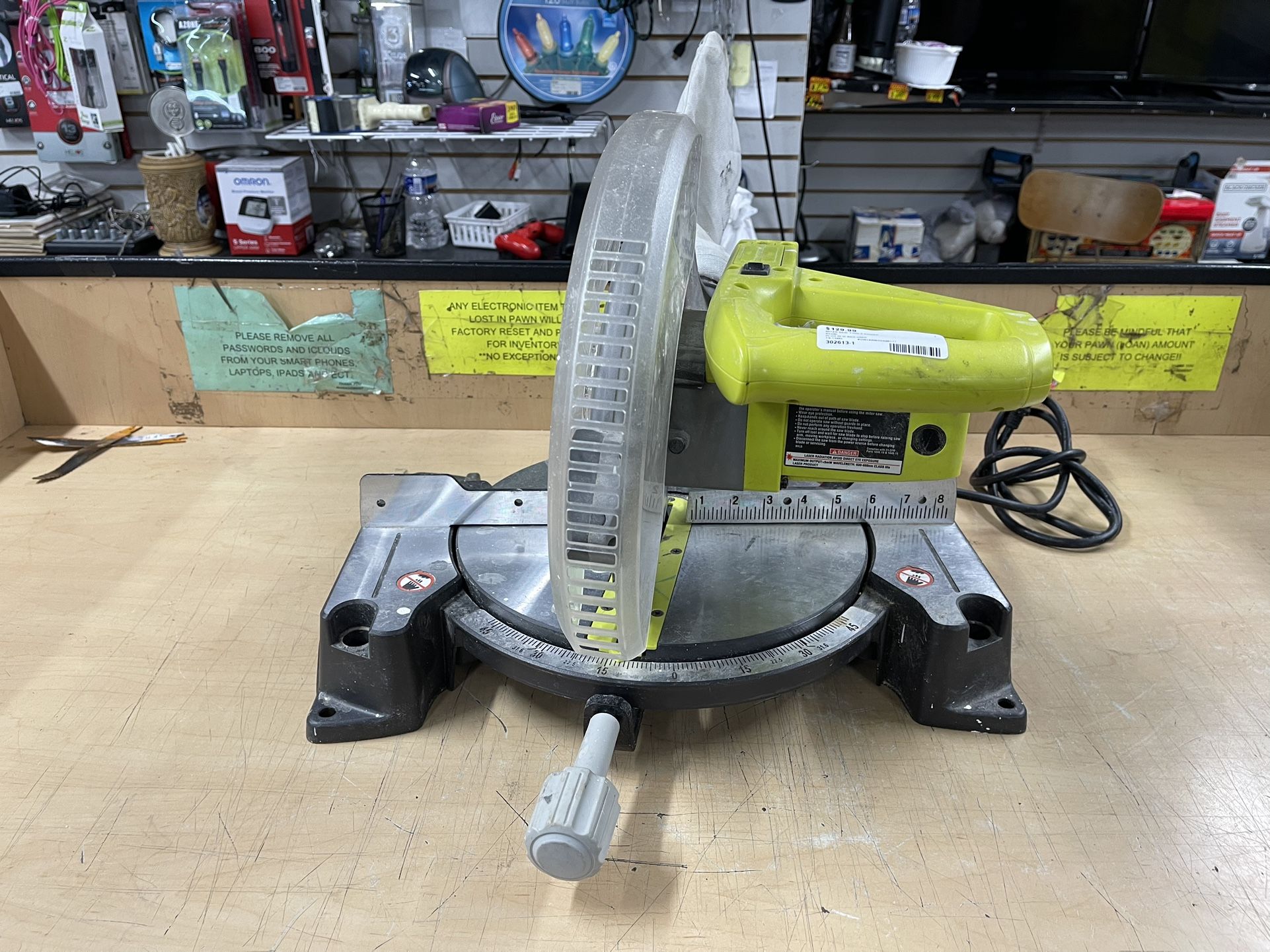 RYOBI 10” COMPOUND MITER SAW W/BAG PLUG IN GOOD CONDITION SELLING FOR $129‼️