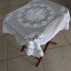2 Vintage Table Cloths 27x27
