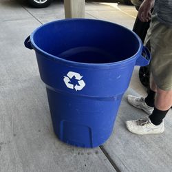 Free Trash/recycle Bin