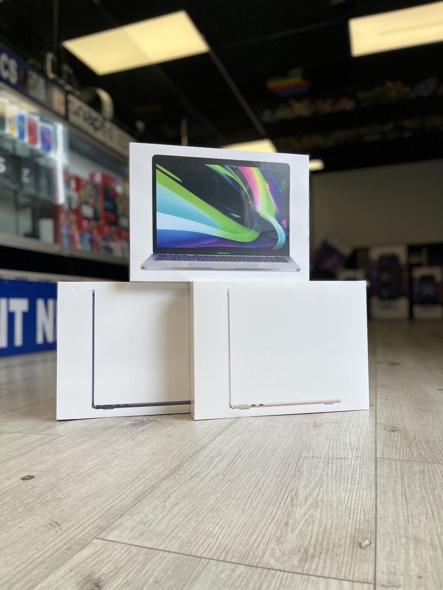 MacBook Pro 13 inch M2 Chip & MacBook Air M2 Chip (Latest Model)