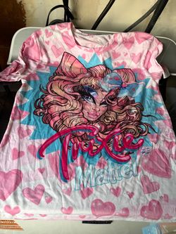 trixie mattel shirt signed from pop up