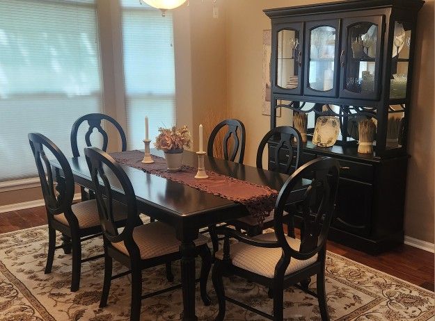 Dining Room Table And Chairs
