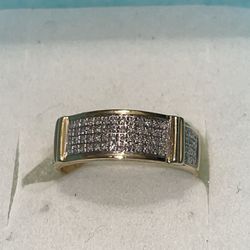14kt Diamond Ring 