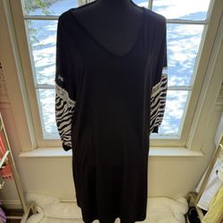Grace & Emma Black And Zebra Print Tunic Blouse V Neck Line 