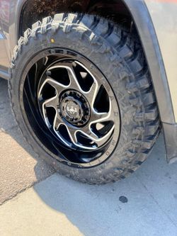 20x10 Wheels And Tires 285/50/20