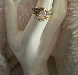 Vintage Ladies KOBI 14k Yellow Gold Diamond Ring with a Marquise Shaped Diamond, size 5