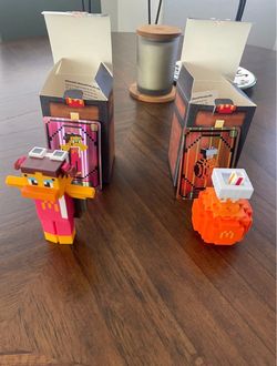 Minecraft Meal Birdie Wings and Soda Potion Figures with Trading Cards