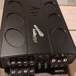 AUDIOPIPE 1300  WATT X 4 VOICE AMP