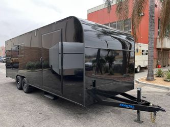 ENCLOSED TRAILER