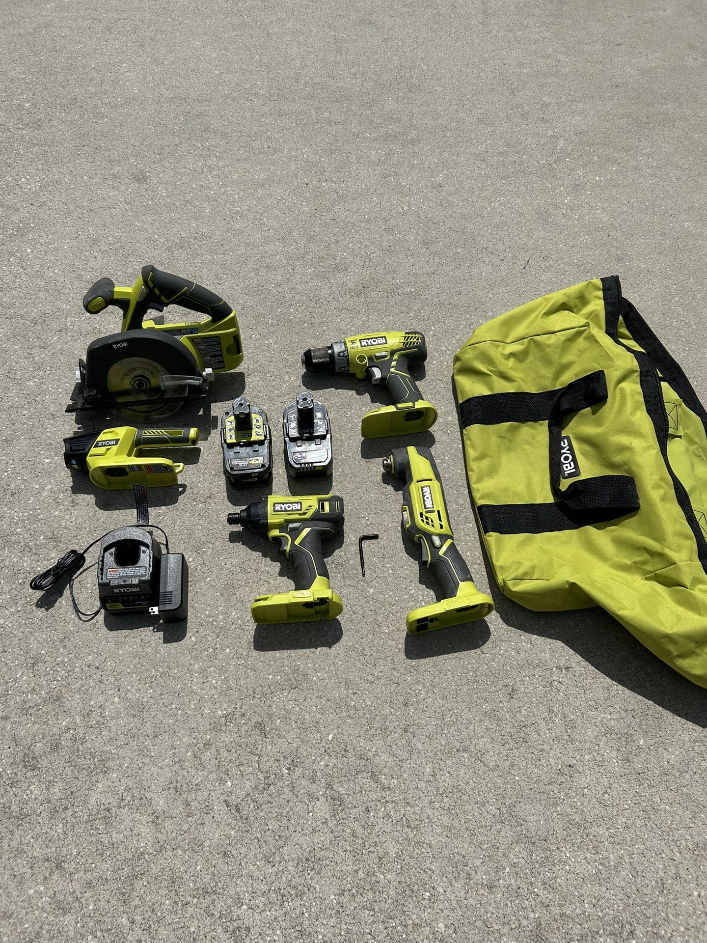 Ryobi Tool Kit With Extra Battery