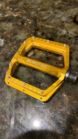 Burgtec Penthouse Flat MK5 Pedals gold